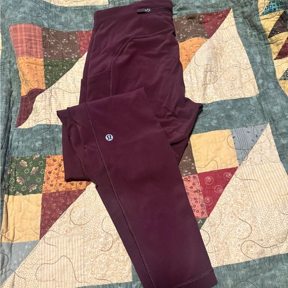 SOLD - Lululemon Invigorate Leggings Size 4 - Picture 2 of 5